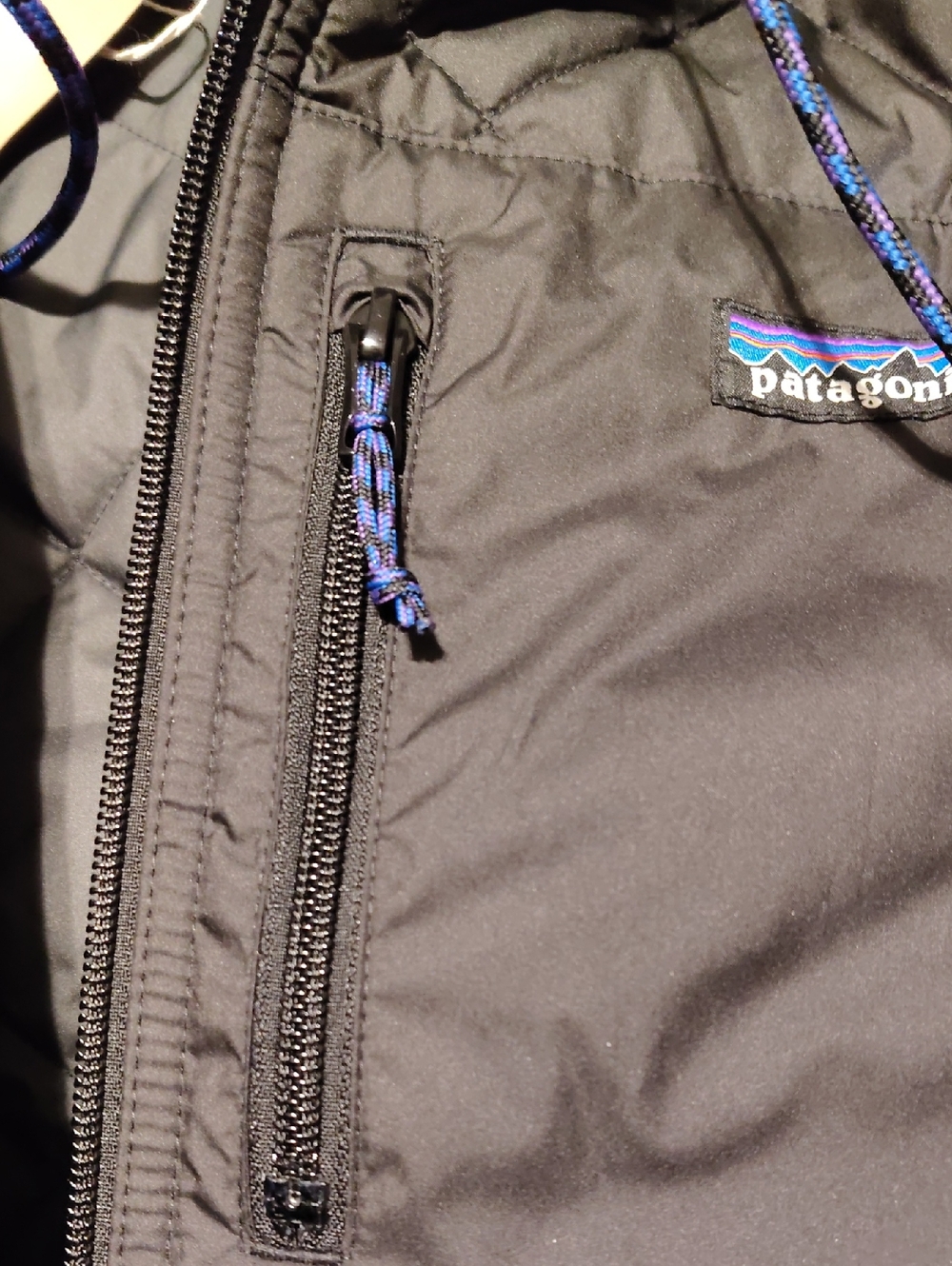 New Patagonia Diamond Quilted Bomber Hoody Light Packable Pretty Water Proof - Picture 10 of 11